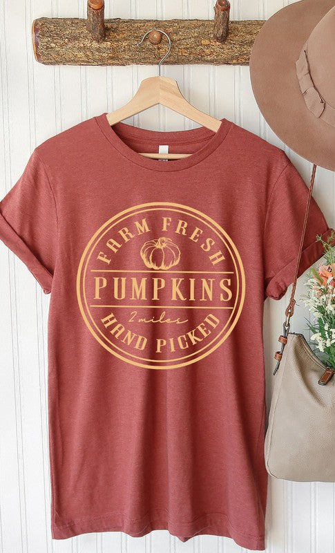 Farm Fresh Pumpkins Circle PLUS Graphic Tee T-Shirt